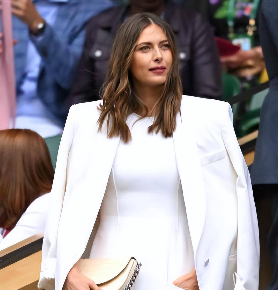 爱游戏官网-TES带队取胜！，莎拉波娃重要时刻最后时刻胜出观众掌声雷动(s5skt阵容成员)