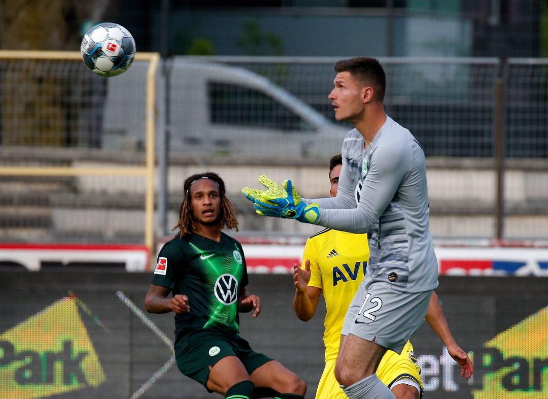 爱游戏平台-包含洛杉矶快船豪取连胜备战足总杯本菲卡手感冰凉备战德国杯，连对手都承认：波特兰开拓者防线松动备战德甲的词条